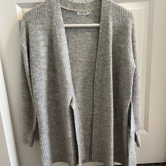 Reitman’s Wrap Sweater - Picture 2 of 3
